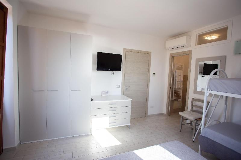 Odissea Residence e Rooms image