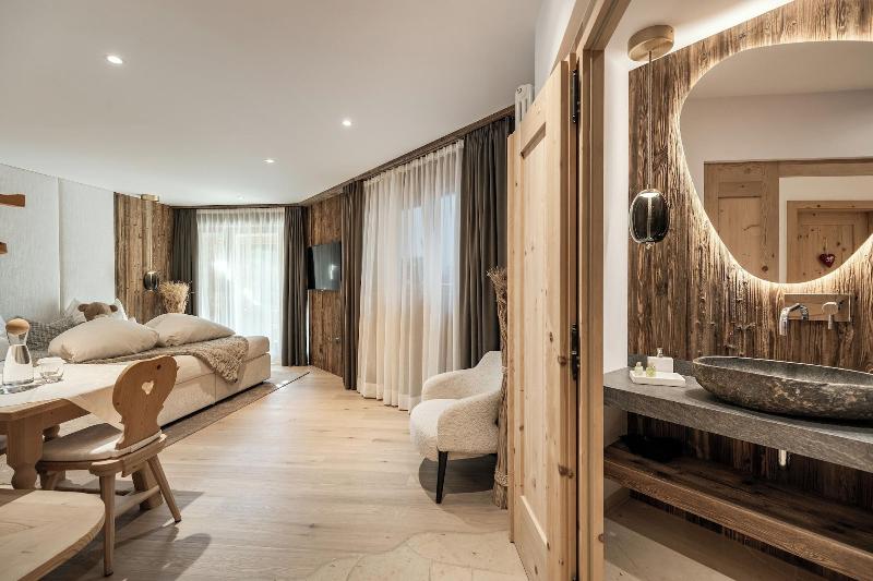 Alpine Boutique Villa Gabriela image