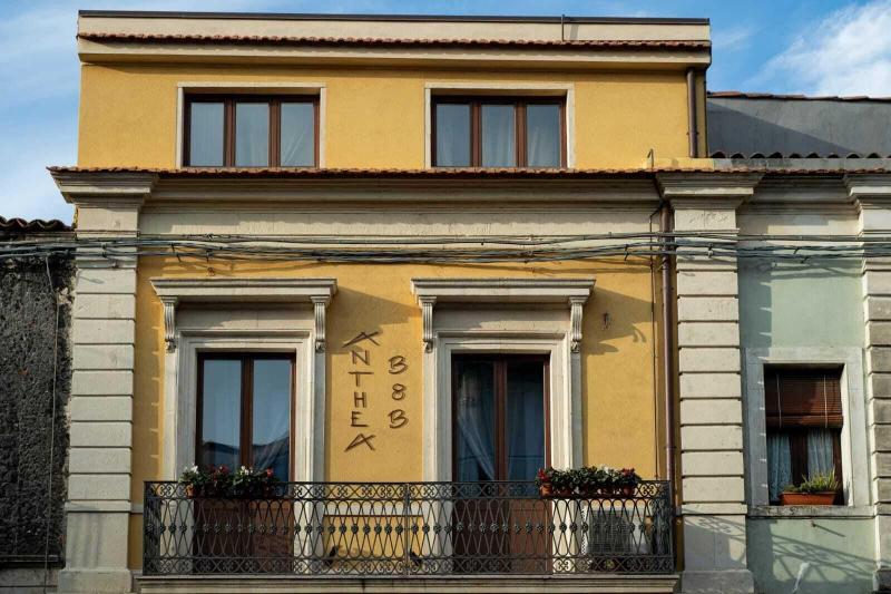 B&B Anthea image