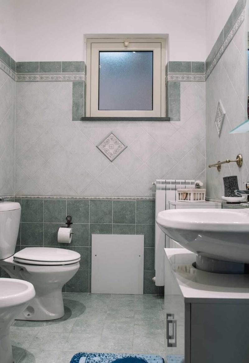 B&B Anthea image