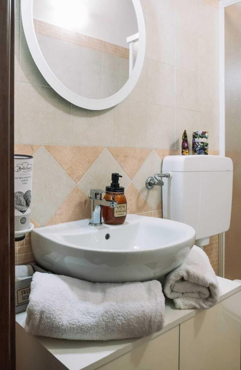 B&B Anthea image