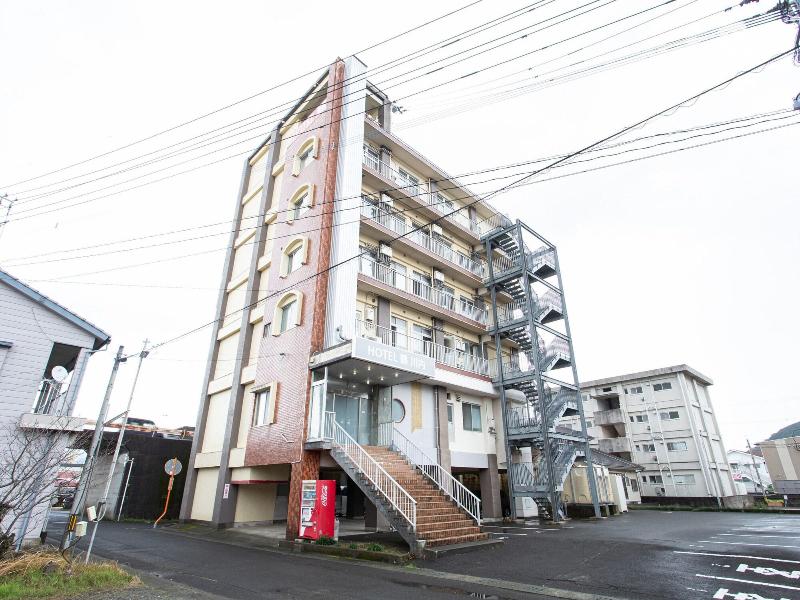 OYO Hotel Tsuru Sendai image