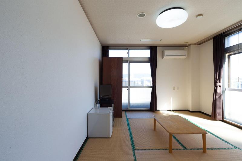 OYO Hotel Tsuru Sendai image