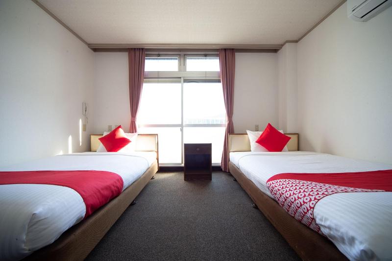 OYO Hotel Tsuru Sendai image