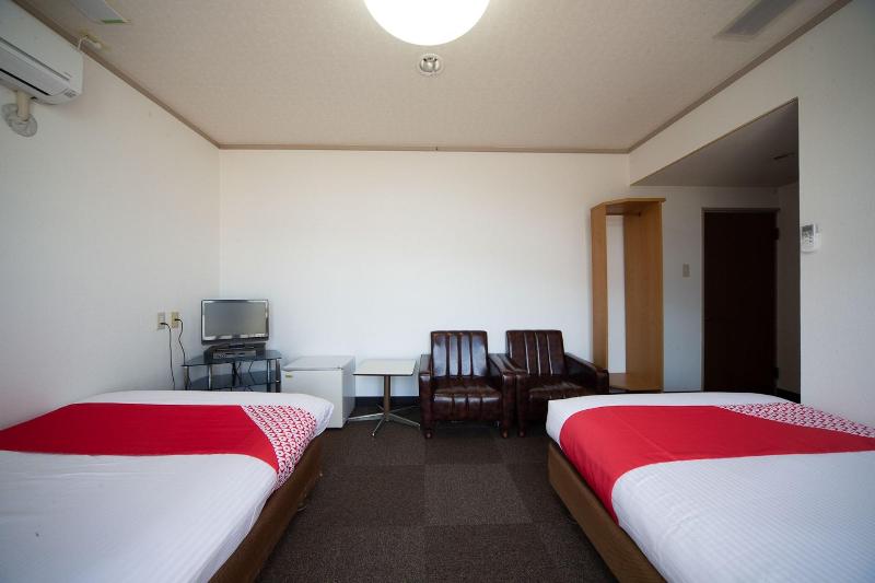 OYO Hotel Tsuru Sendai image
