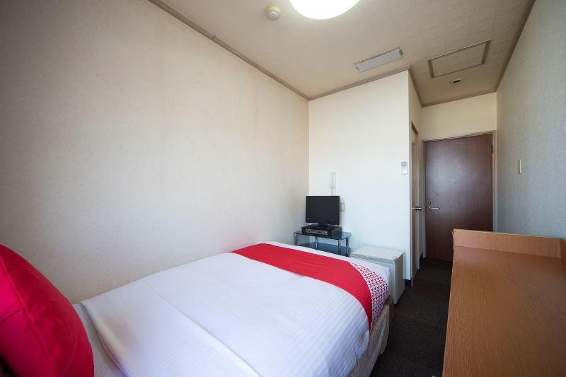 OYO Hotel Tsuru Sendai image