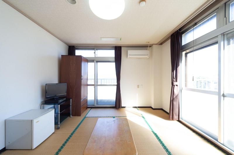 OYO Hotel Tsuru Sendai image