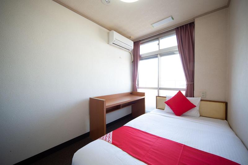 OYO Hotel Tsuru Sendai image