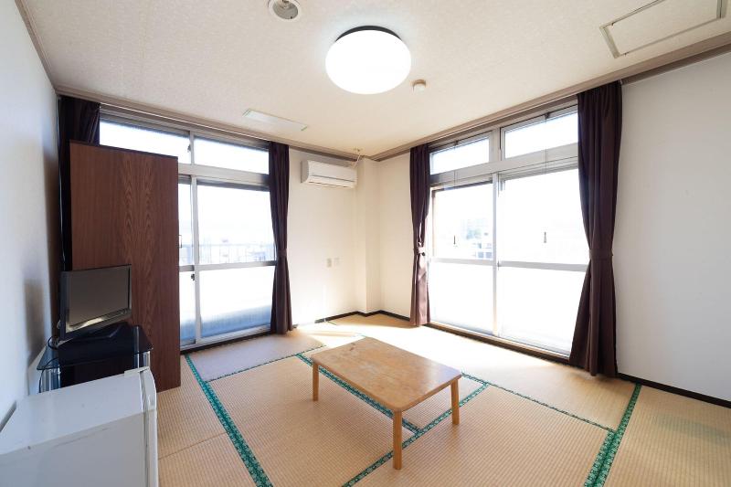 OYO Hotel Tsuru Sendai image