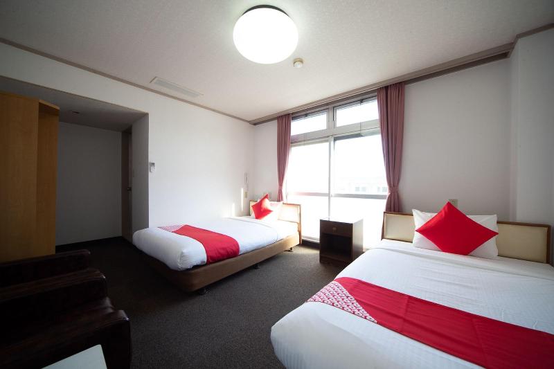 OYO Hotel Tsuru Sendai image