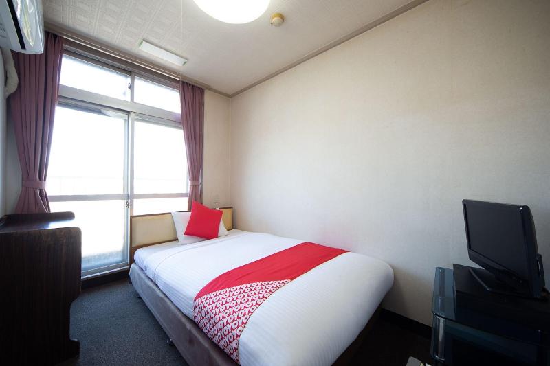 OYO Hotel Tsuru Sendai image