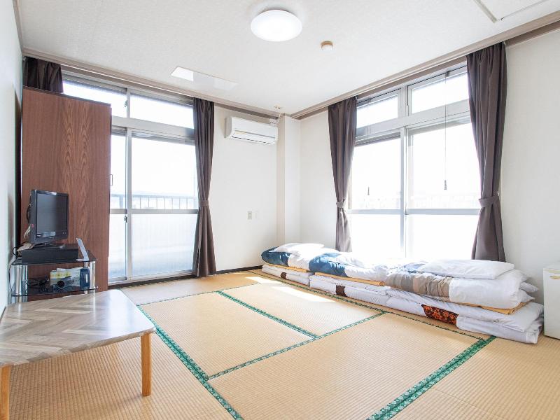 OYO Hotel Tsuru Sendai image