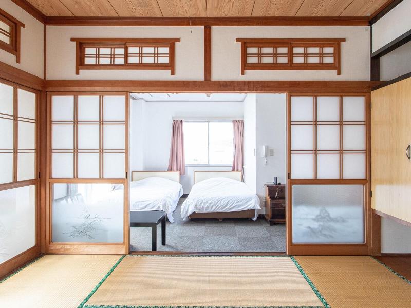 OYO Hotel Tsuru Sendai image