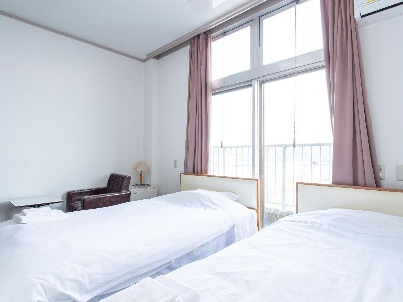 OYO Hotel Tsuru Sendai image