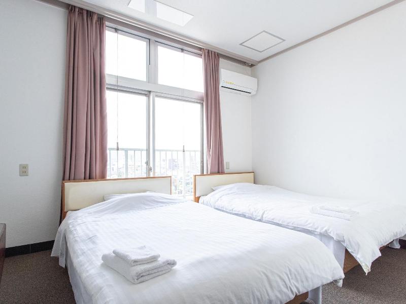 OYO Hotel Tsuru Sendai image