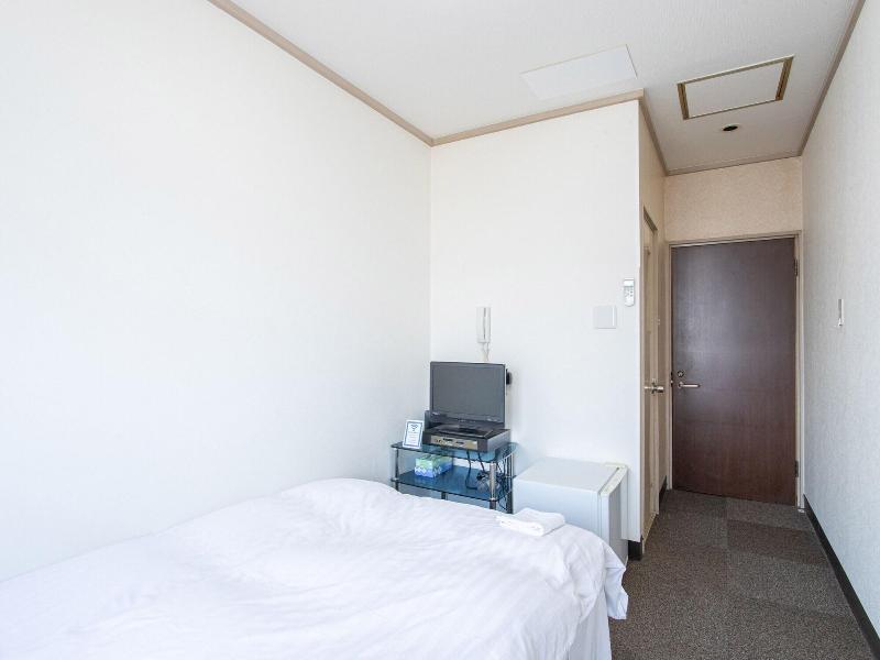 OYO Hotel Tsuru Sendai image