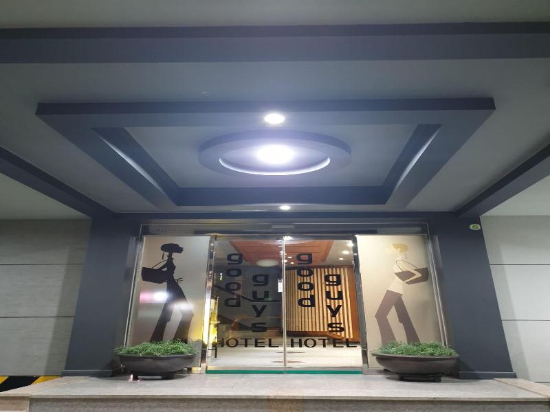 Motel Good Guy image