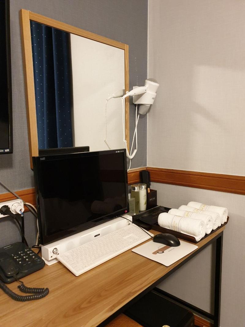 Motel Good Guy image