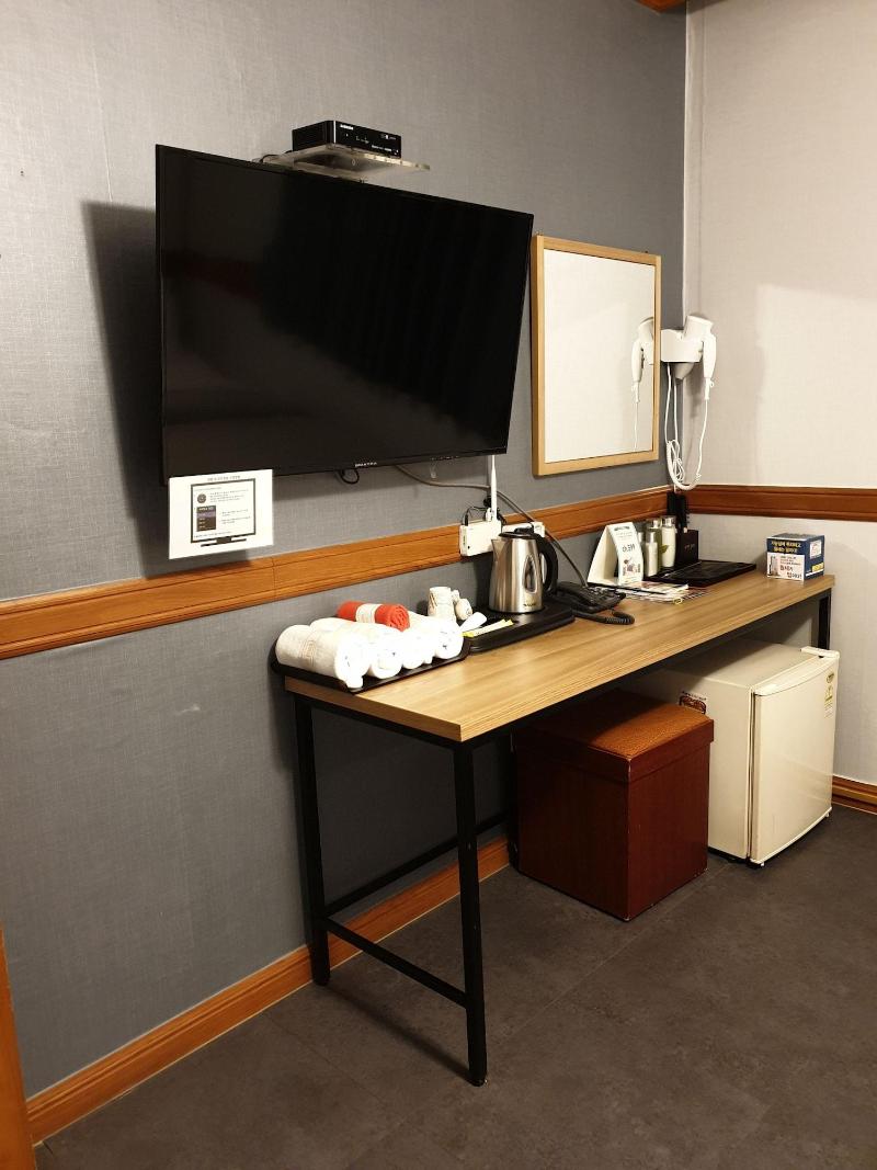 Motel Good Guy image