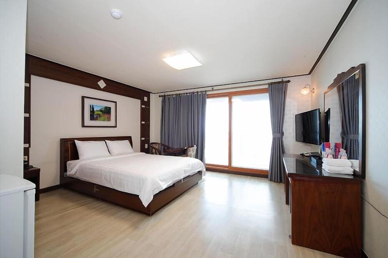 Haedoji Hotel Yangyang image