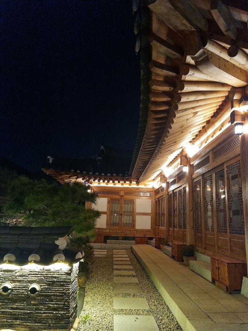 Wiyeonjae Hanok Stay image