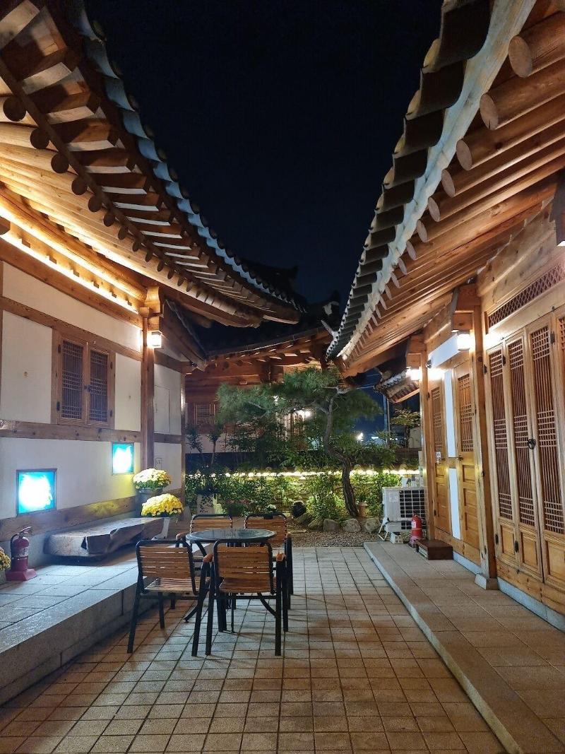 Wiyeonjae Hanok Stay image