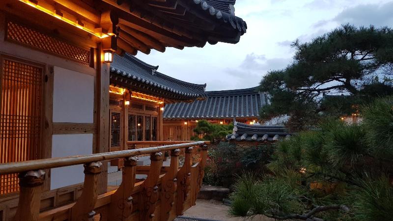 Wiyeonjae Hanok Stay image