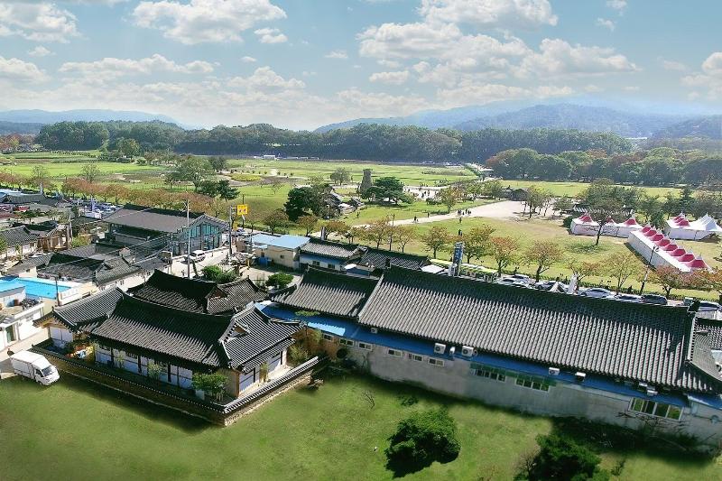Wiyeonjae Hanok Stay image