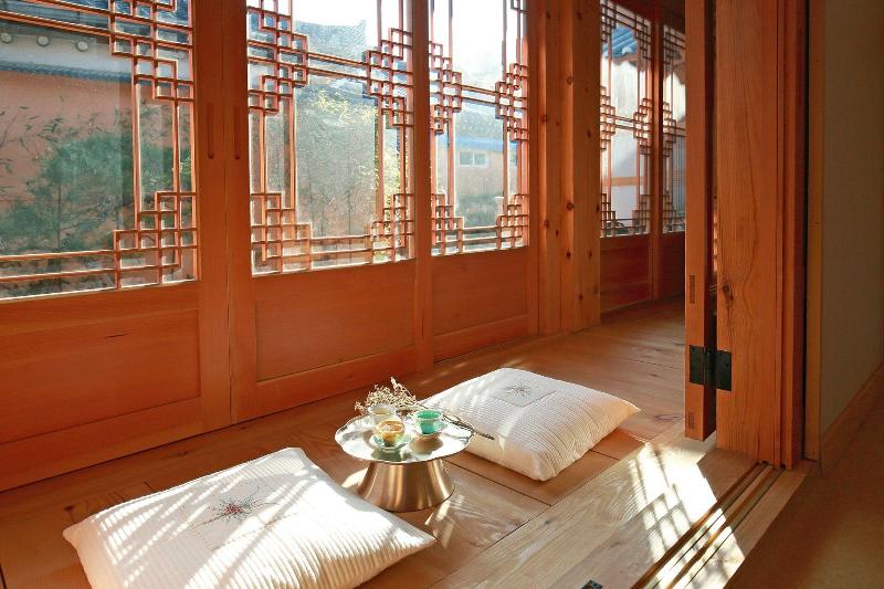 Wiyeonjae Hanok Stay image