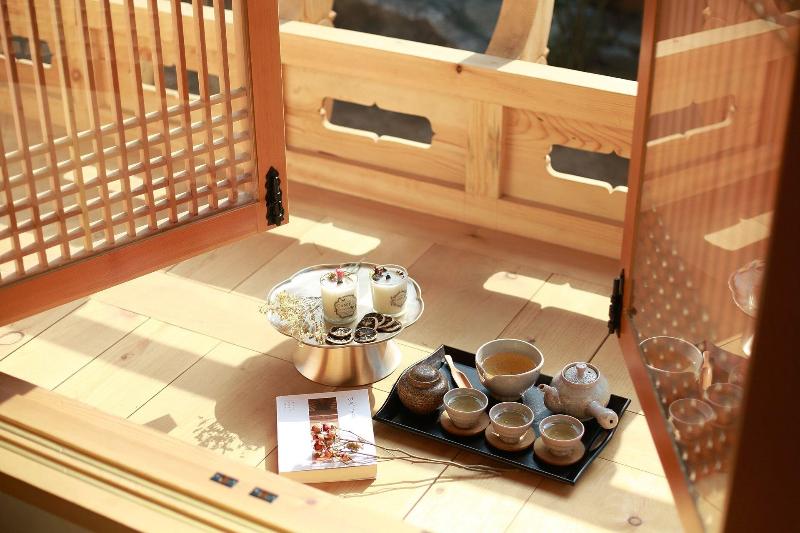 Wiyeonjae Hanok Stay image