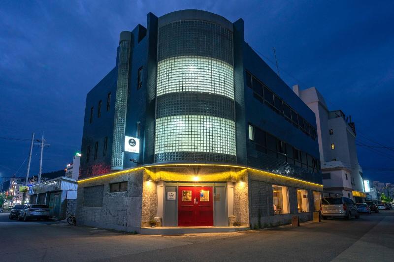 Mireuk Mireuk Hostel image