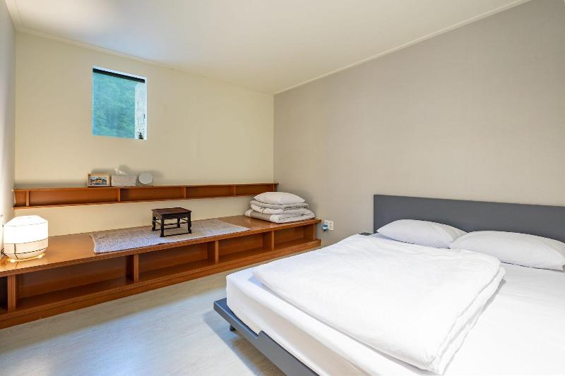 Mireuk Mireuk Hostel image