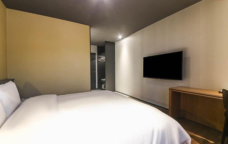 Gimhae Perfect Hotel image