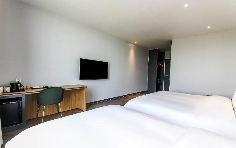 Gimhae Perfect Hotel image