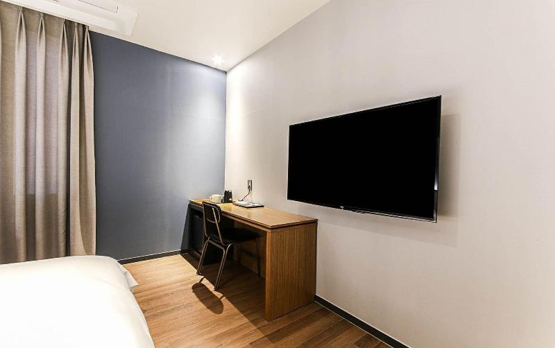 Gimhae Perfect Hotel image