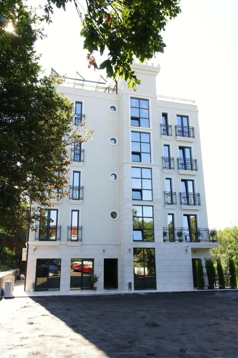 Plaza Lucice image