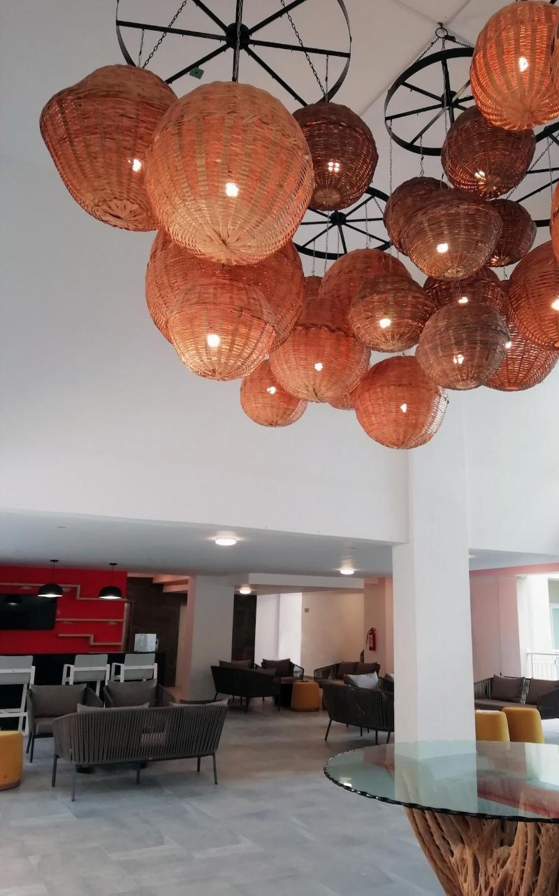 Lobby & Reception