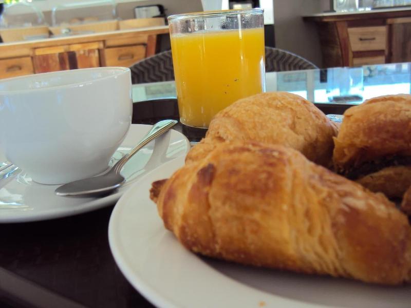 Hotel Colibri image