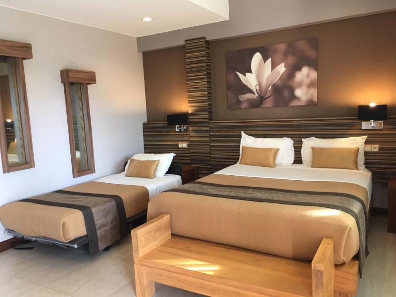 Hotel Colibri image