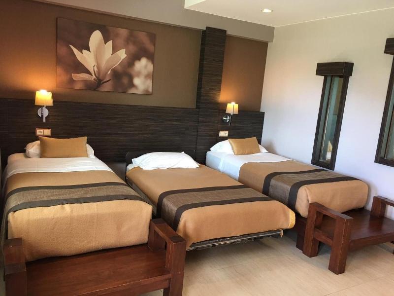 Hotel Colibri image
