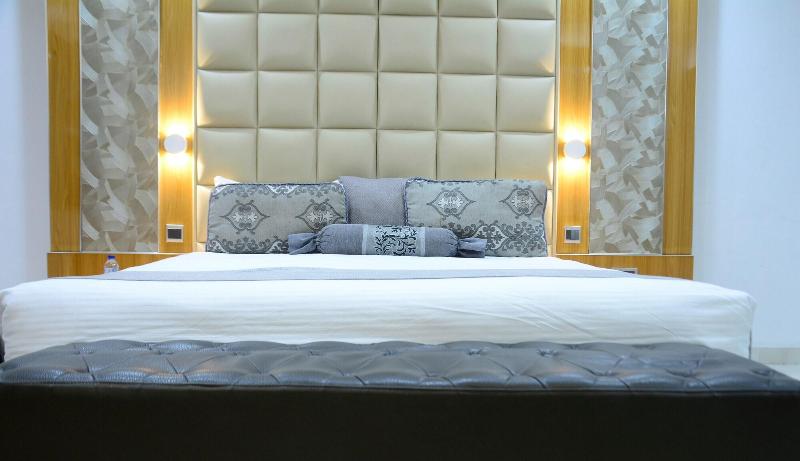 Caesar's Luxury Hotel 2