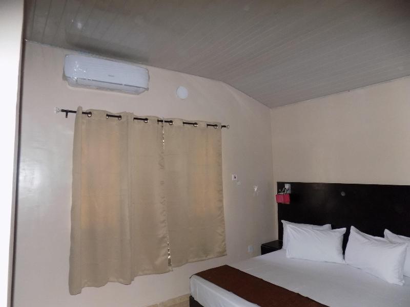 Posh Apartments Bussiness Hotel image