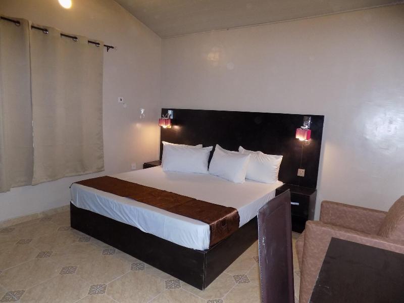 Posh Apartments Bussiness Hotel image