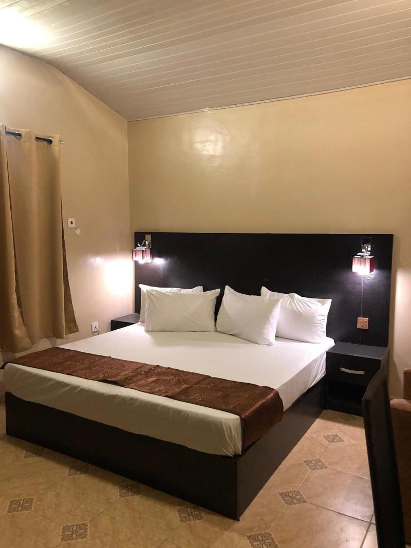 Posh Apartments Bussiness Hotel image