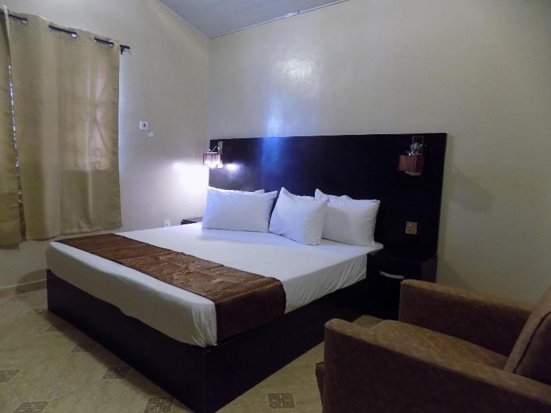 Posh Apartments Bussiness Hotel image