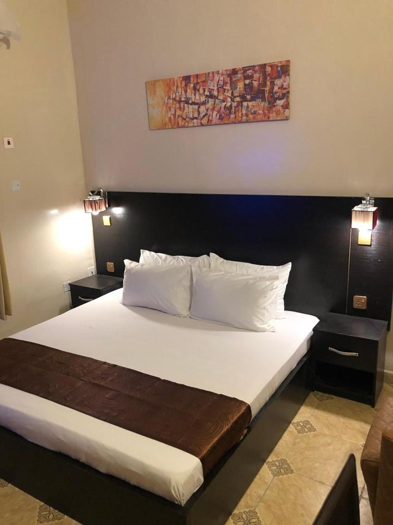 Posh Apartments Bussiness Hotel image