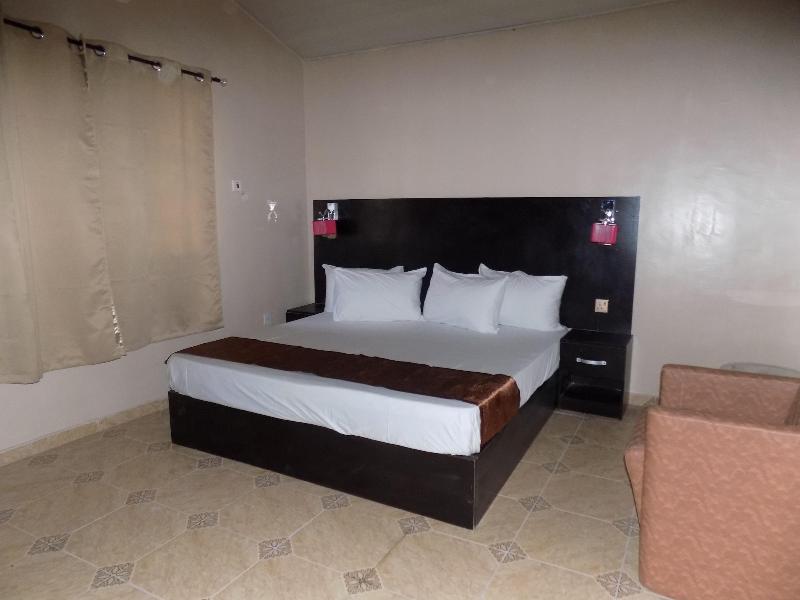 Posh Apartments Bussiness Hotel image