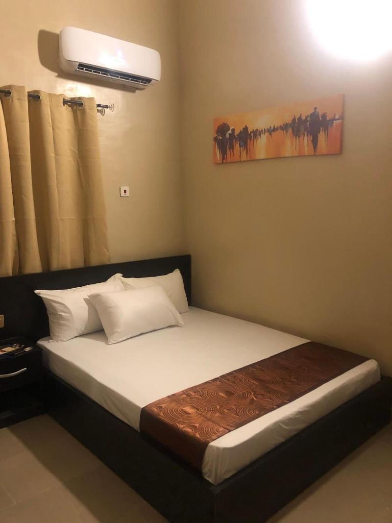 Posh Apartments Bussiness Hotel image