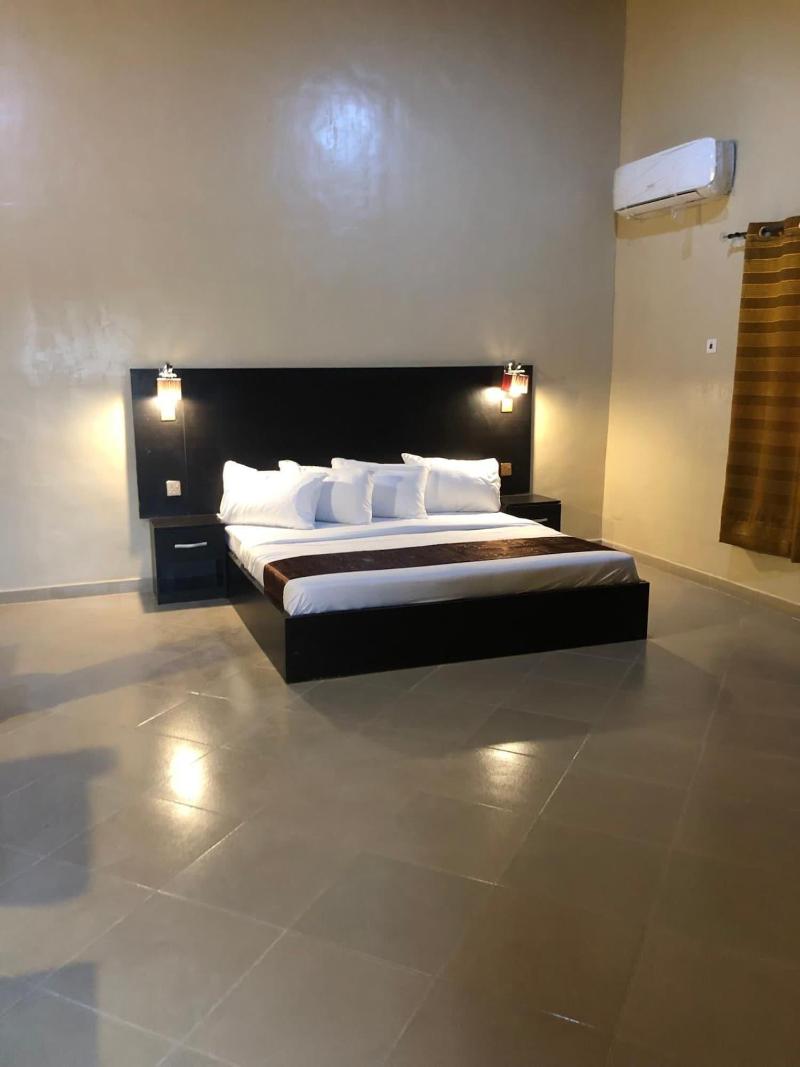 Posh Apartments Bussiness Hotel image