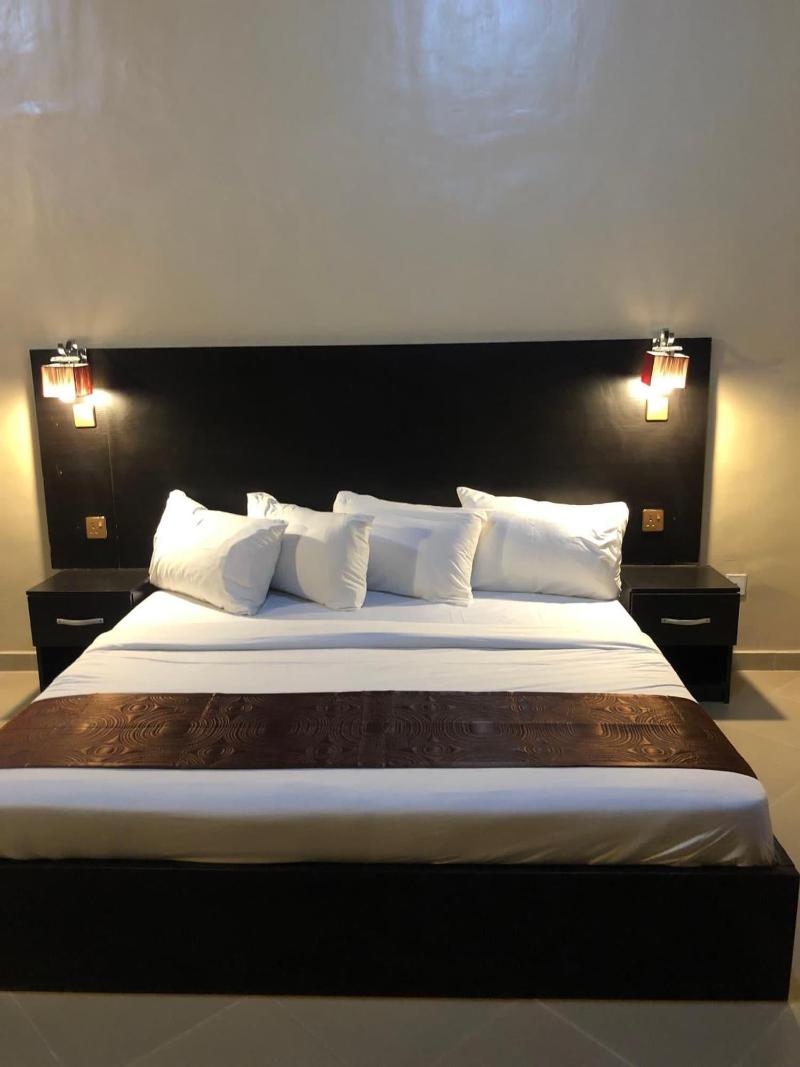 Posh Apartments Bussiness Hotel image